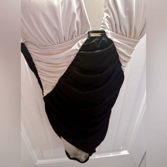 Victoria’s Secret Ruched Marilyn Monroe style Halter Top Deep Plunge Swimsuit XL - Picture 12 of 16